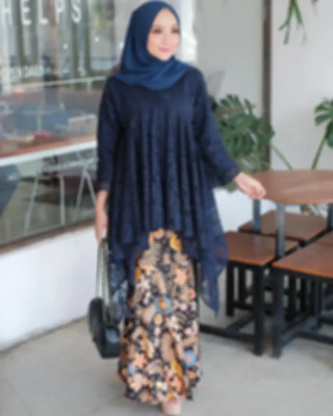 Kebaya hijab dan kain batik