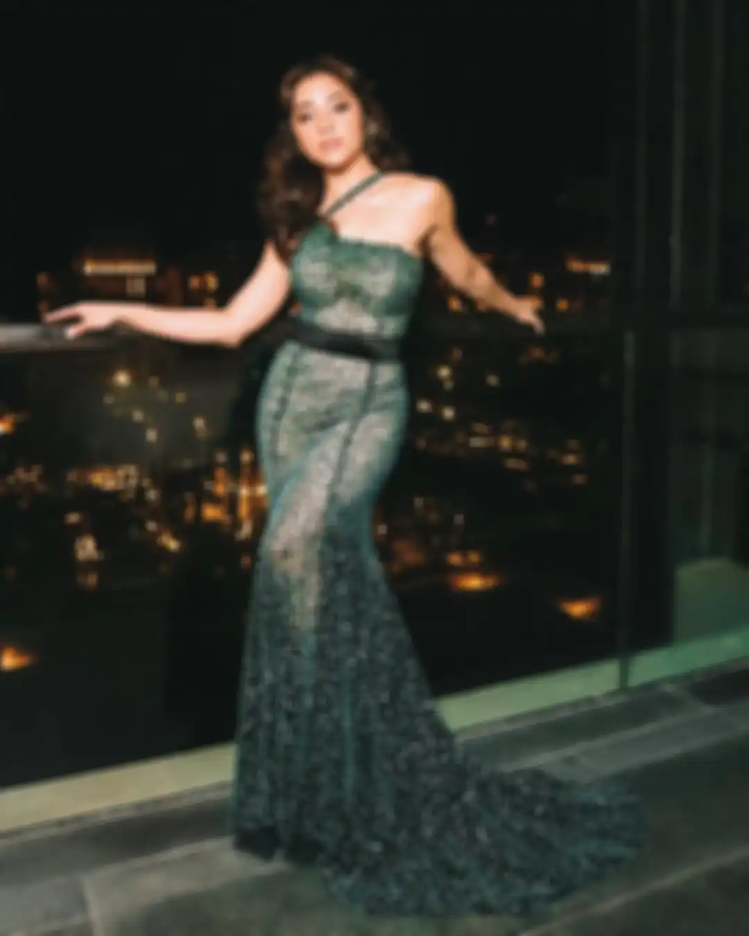 Penampilan Nikita Willy dengan sparkling dress yang tuai banyak pujian dari netizen.