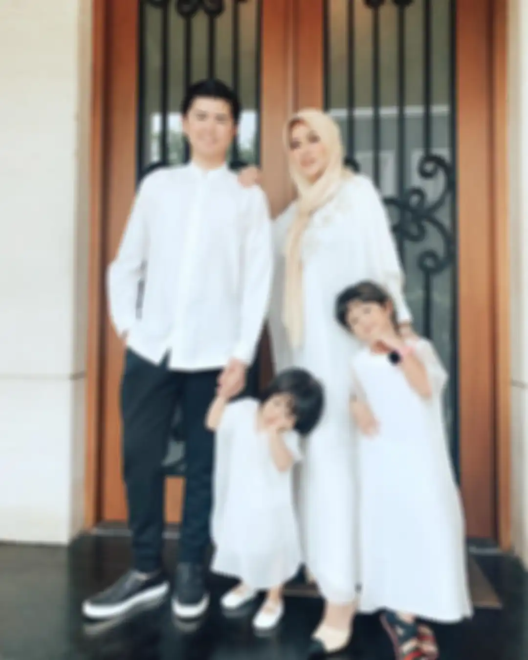 Olla Ramlan dan Sean Michael Alexander