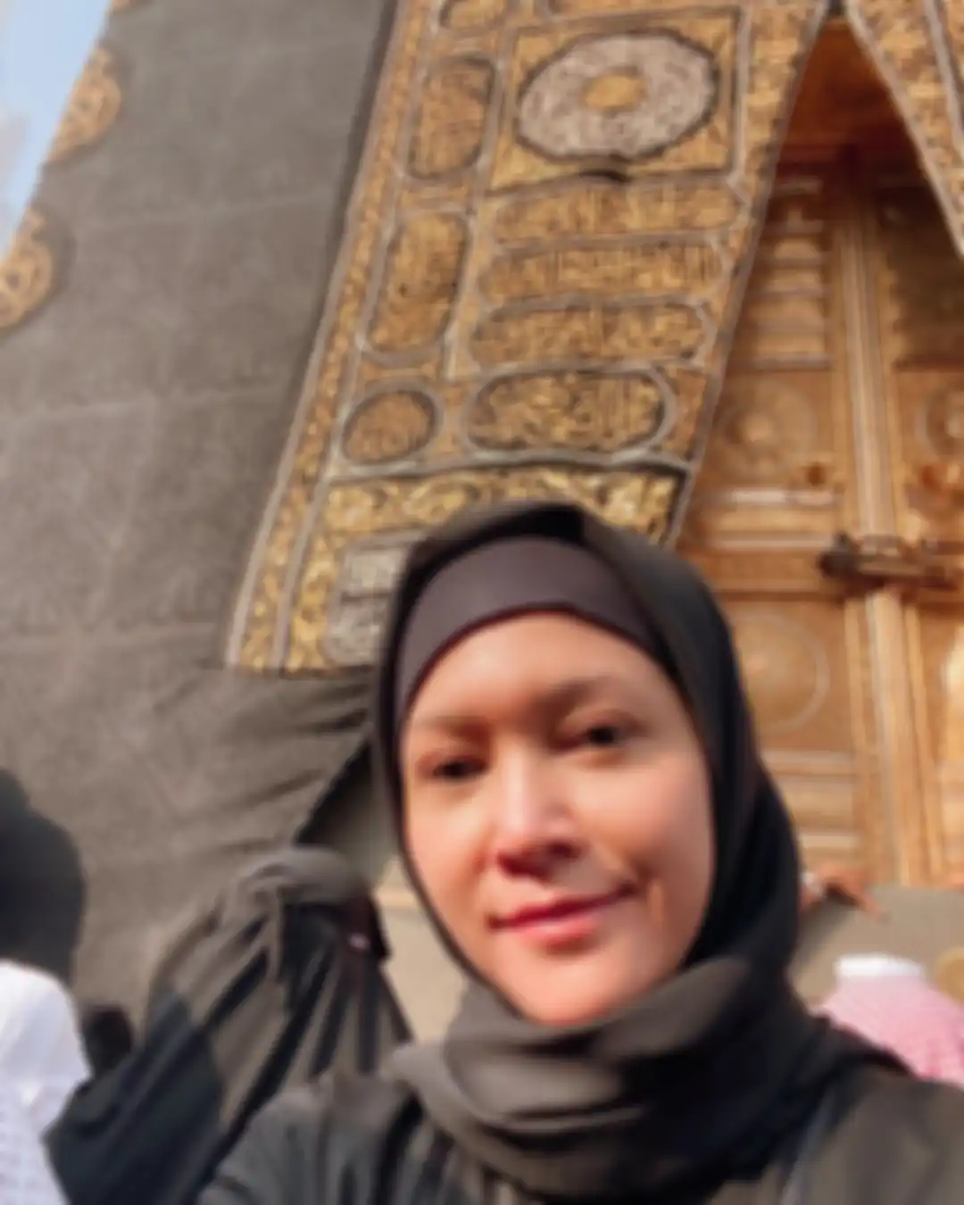 Penampilan polos Maia Estianty tanpa makeup tuai pujian