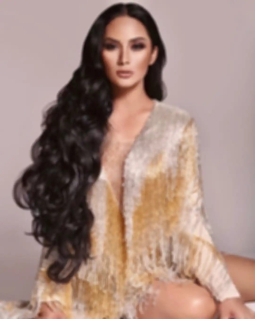 Potret cantik nan glamor Krisdayanti, salah satu anggota Dewan Perwakilan Rakyat Republik Indonesia periode 2019-2024, dengan gaya makeup bold bak artis hollywood