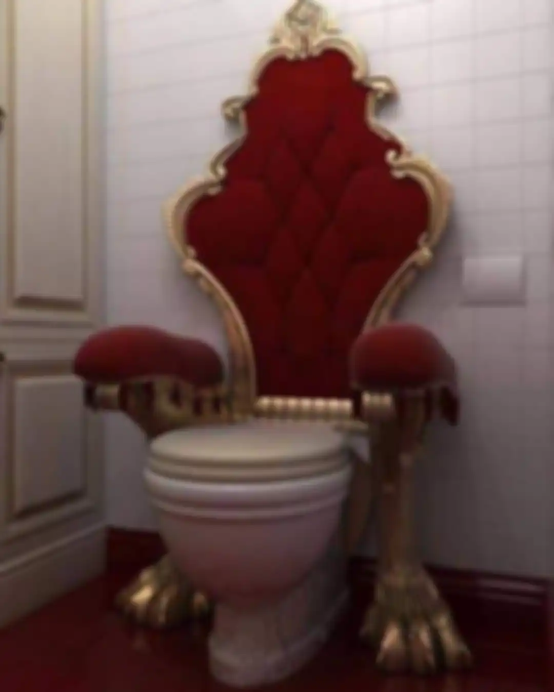 Toilet di rumah Aty Kodong