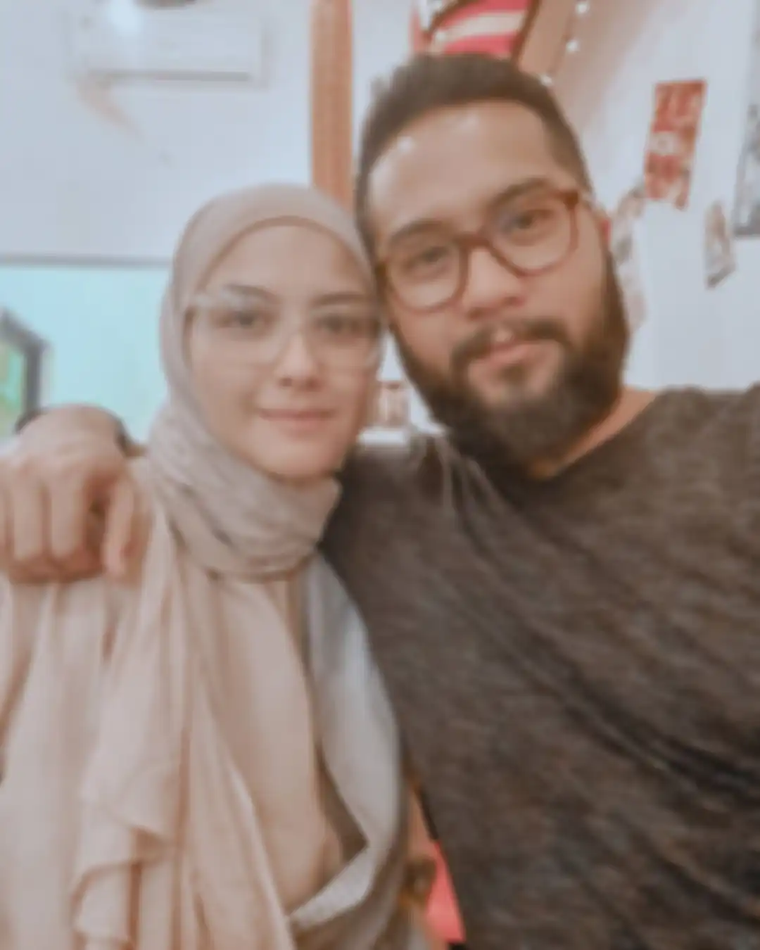 Revalina S Temat dan sang suami
