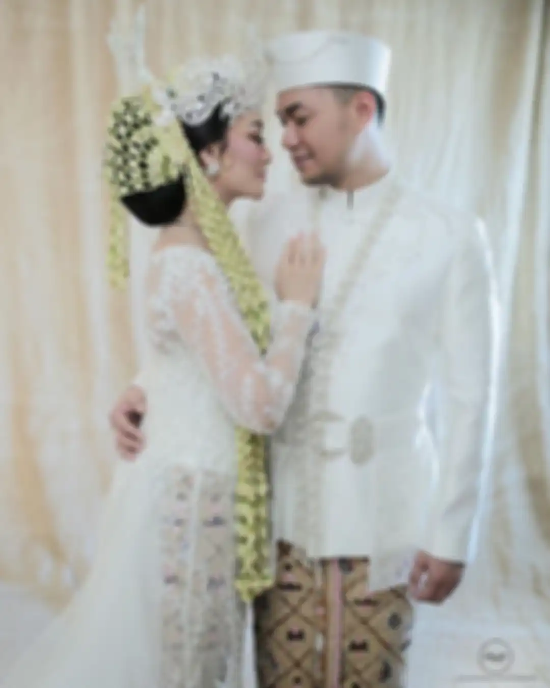 Zaskia Gotik dan Sirajuddin Mahmud.