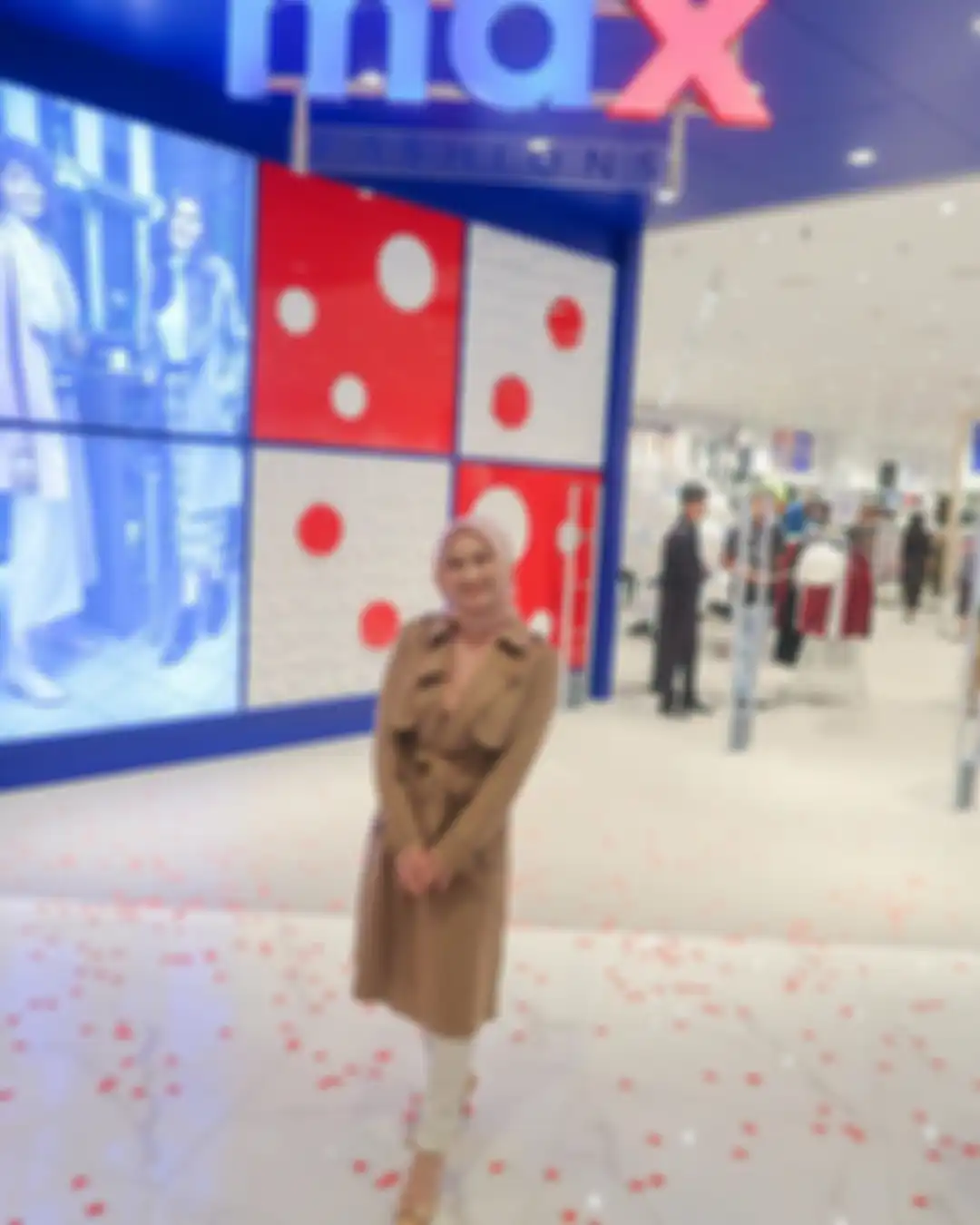 Inspirasi outer stylish ala Melody Laksani