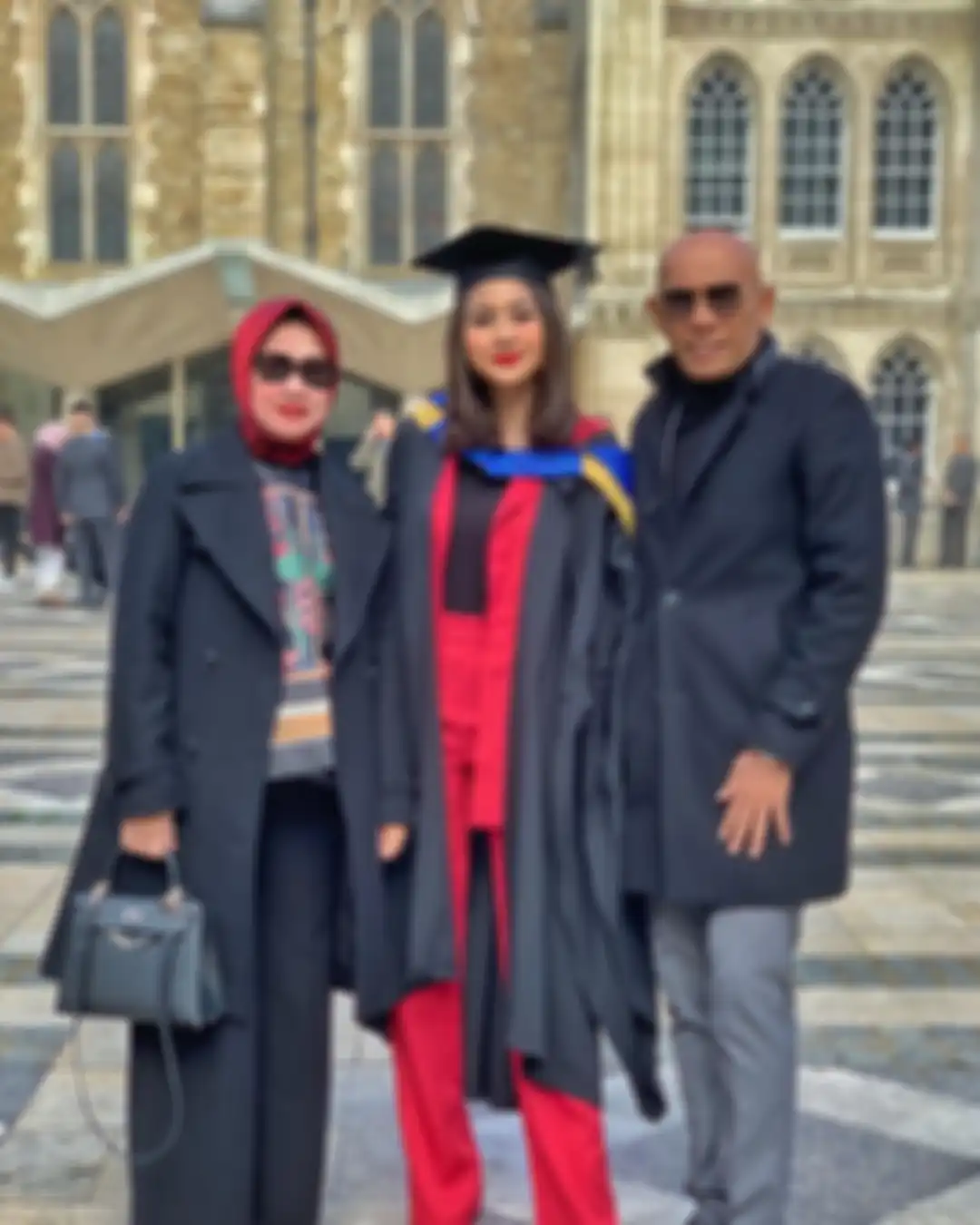Citra menempuh pendidikan di London