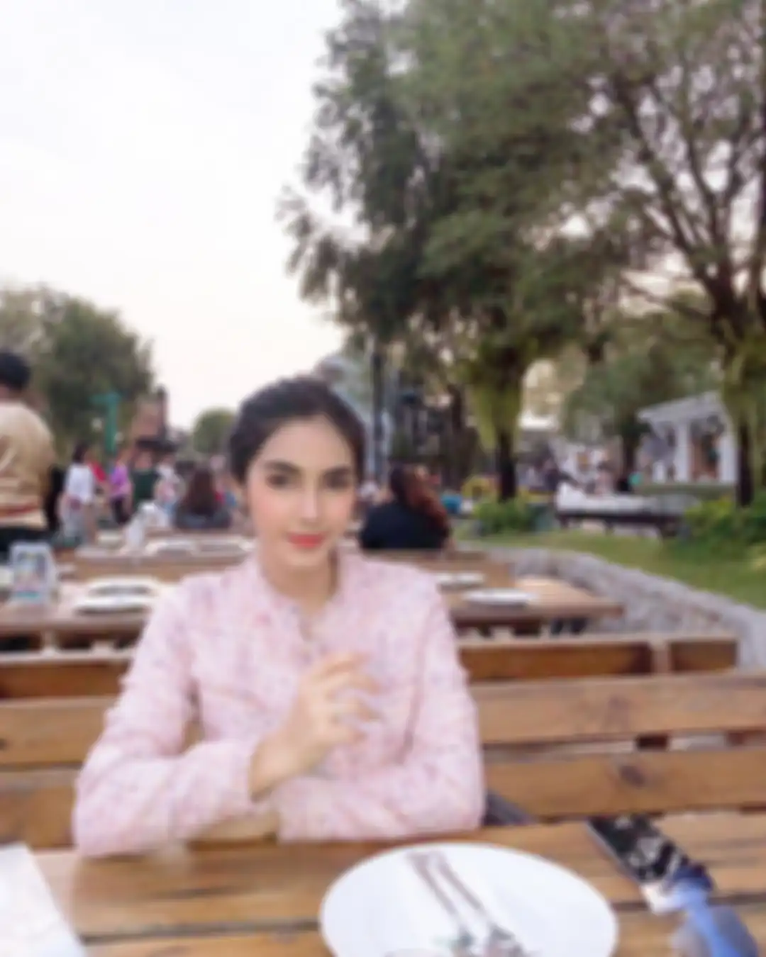 Syahra Larez seorang artis