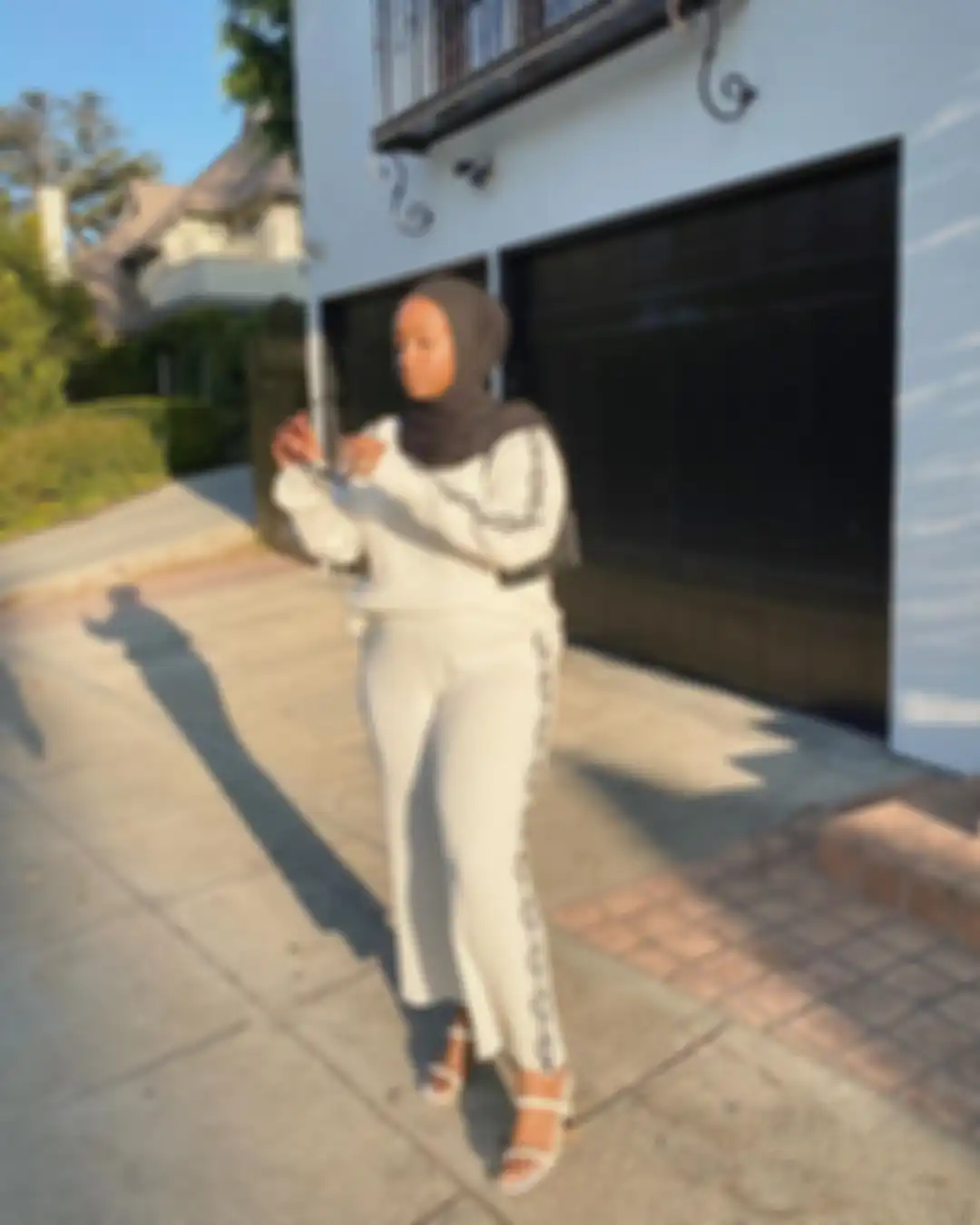 Padu padan baju putih ala selebgram hijab plus size, Aysha Harun