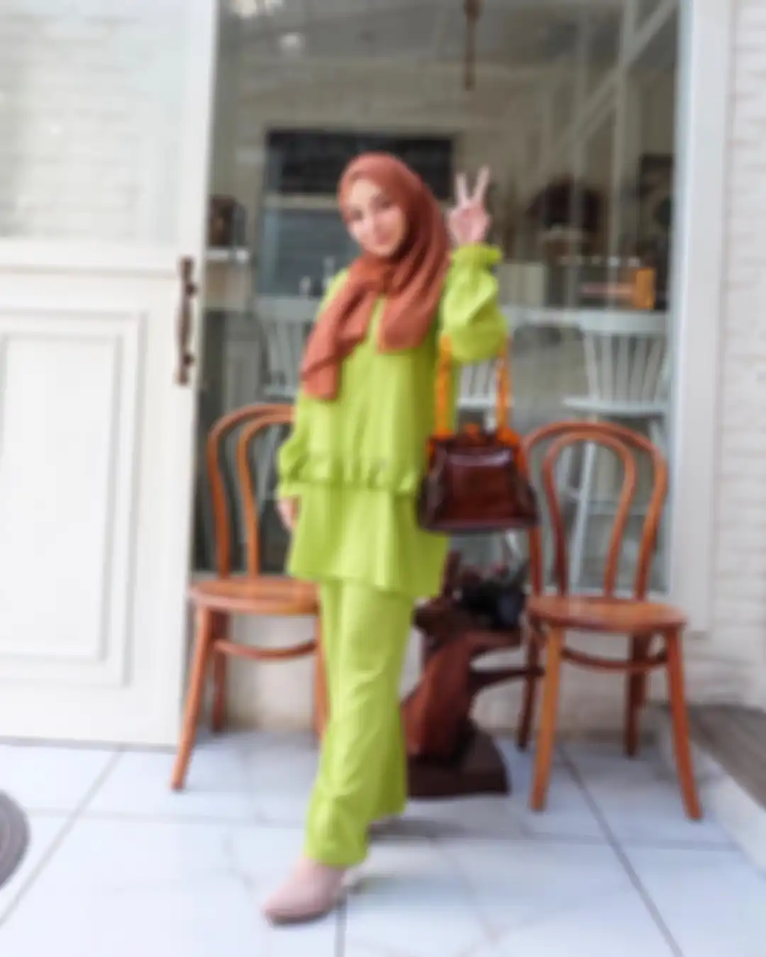 Inspirasi tunik hijab ala Nabla Bella