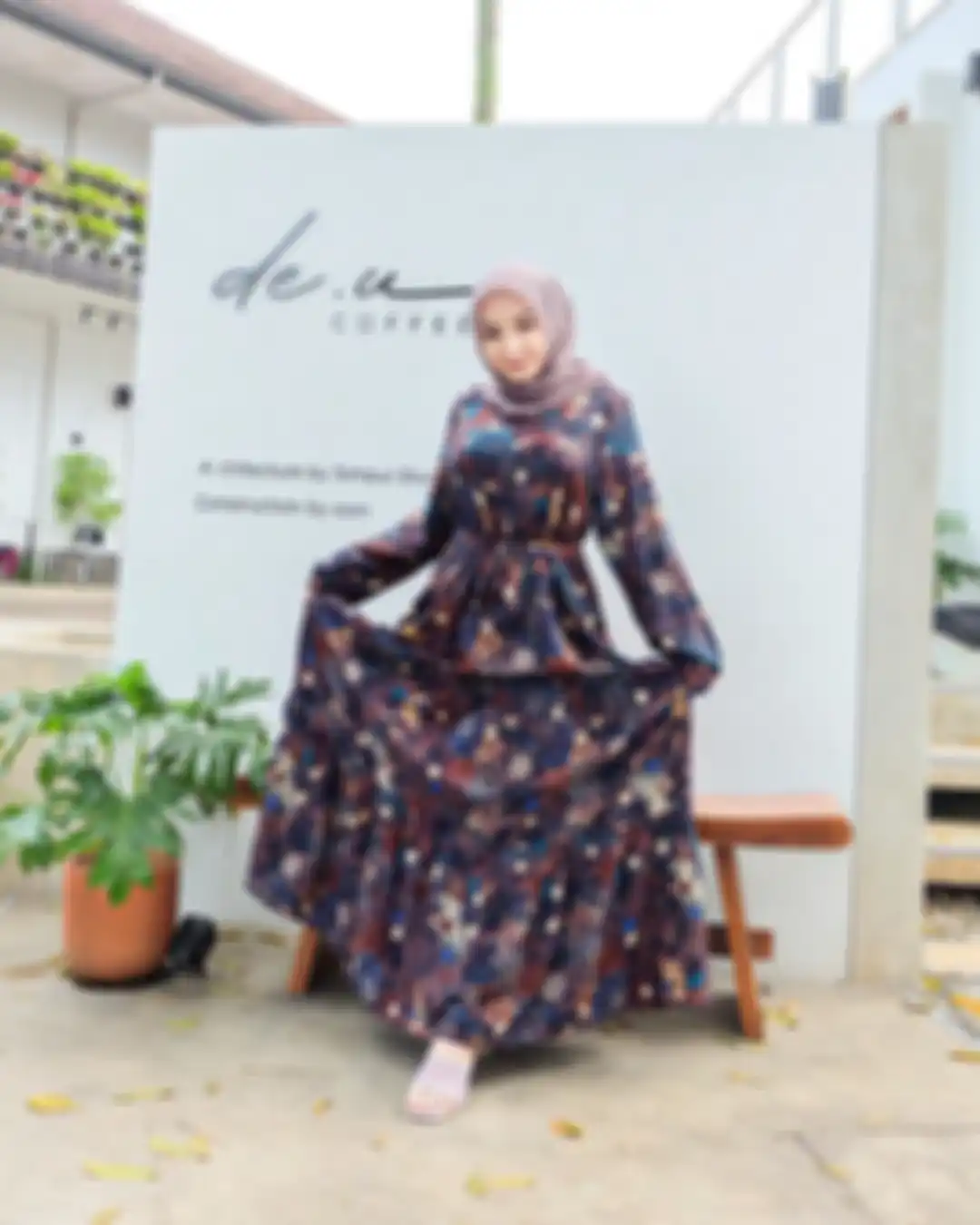 Dress hijab floral ala Nabila Bella