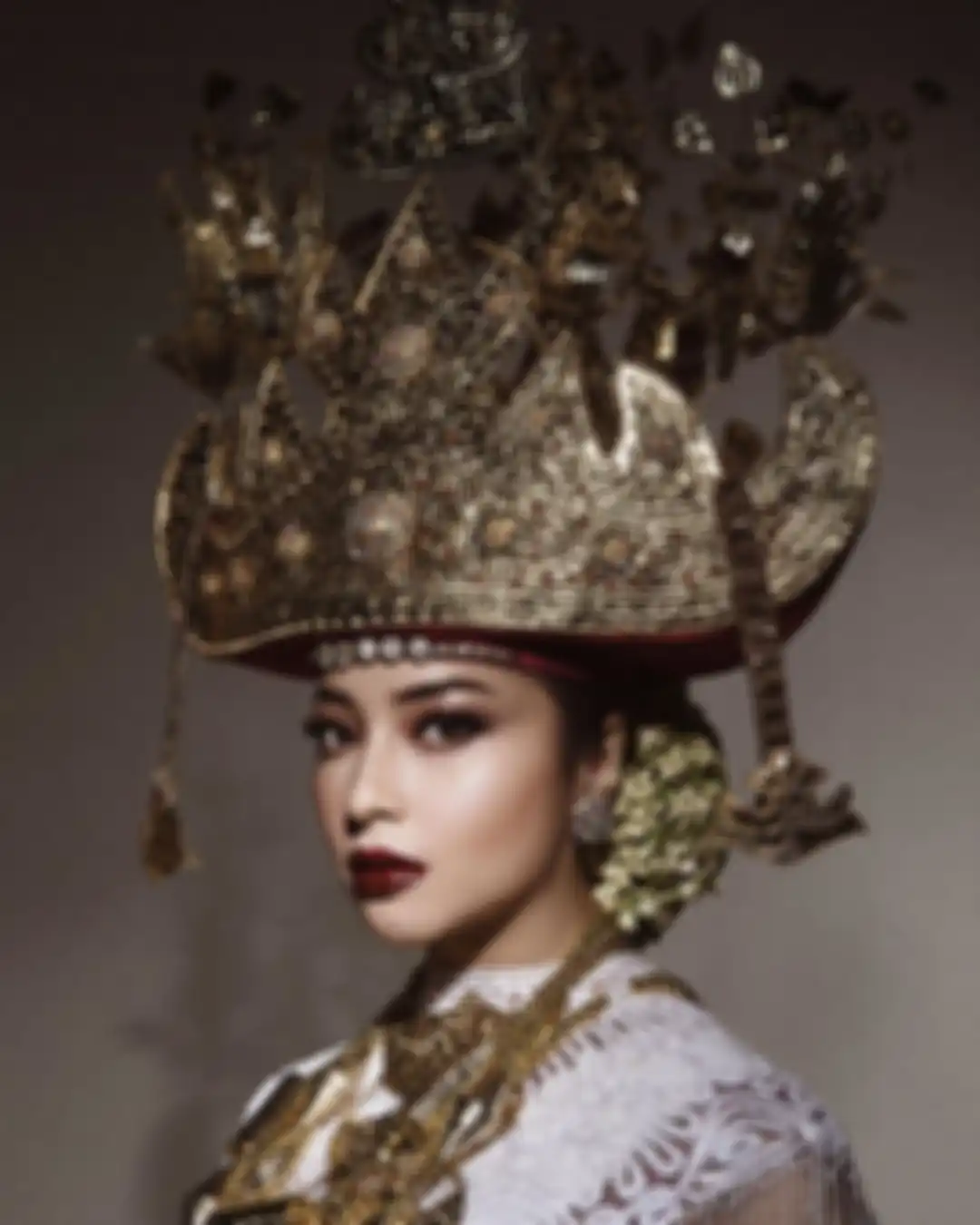 Lipstik gelap ala Nikita Willy