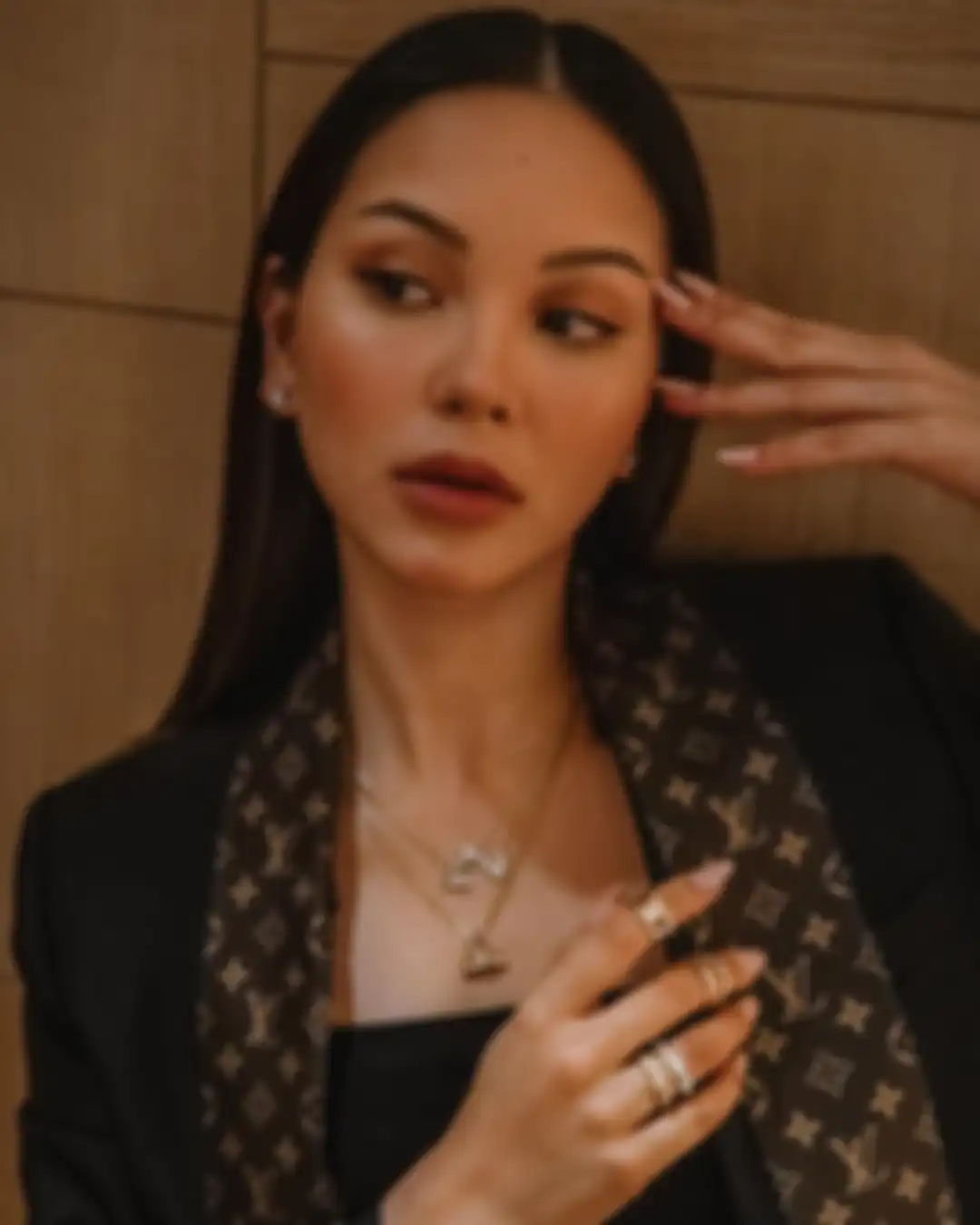 Lipstik gelap ala Alyssa Daguise