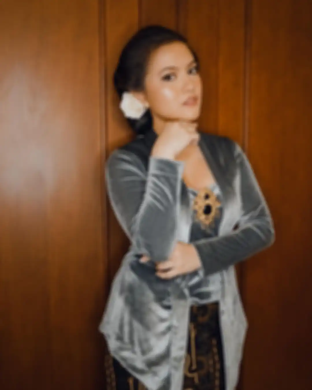 Penampilan Marsha Aruan pakai kebaya
