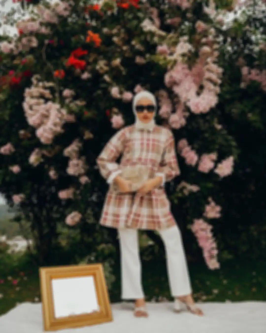 Fashion tunik hijab ala Ana Octarina