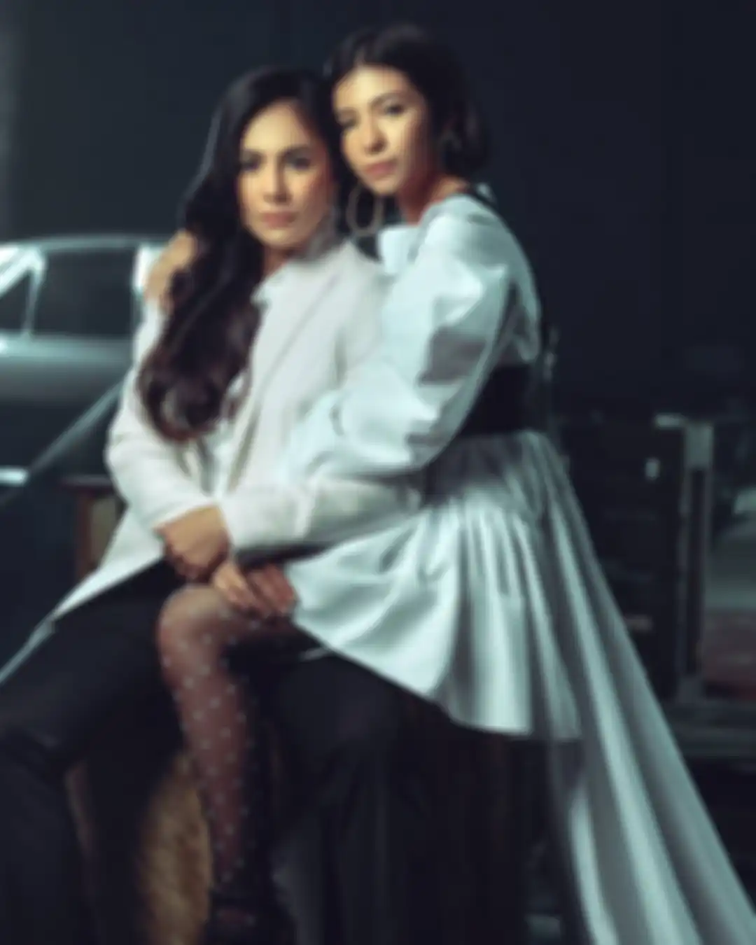 Fashion kompak Wulan Guritno dan Shalom Razade