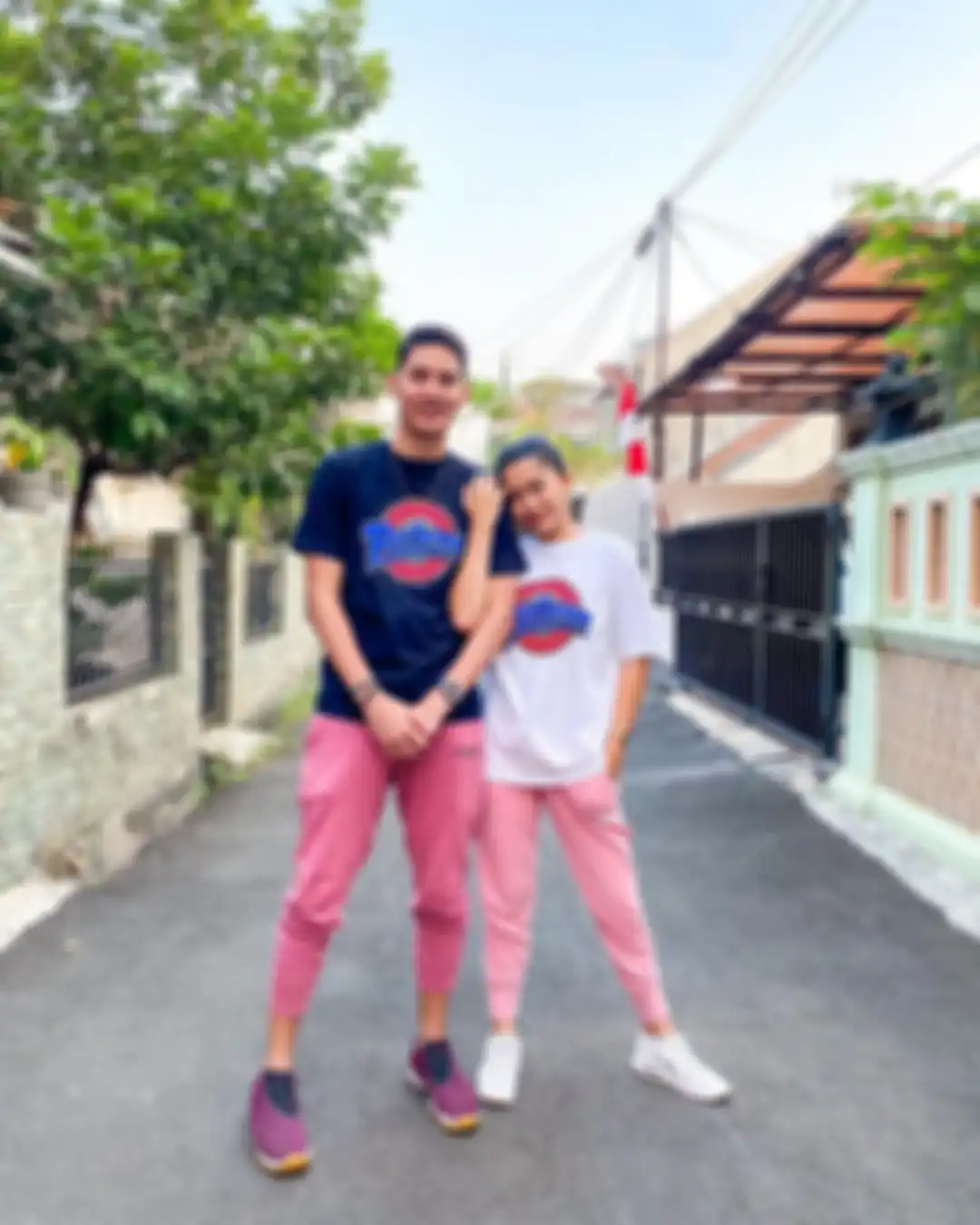 Gaya kompak Daniel Wenas dan Josephine Firmstone