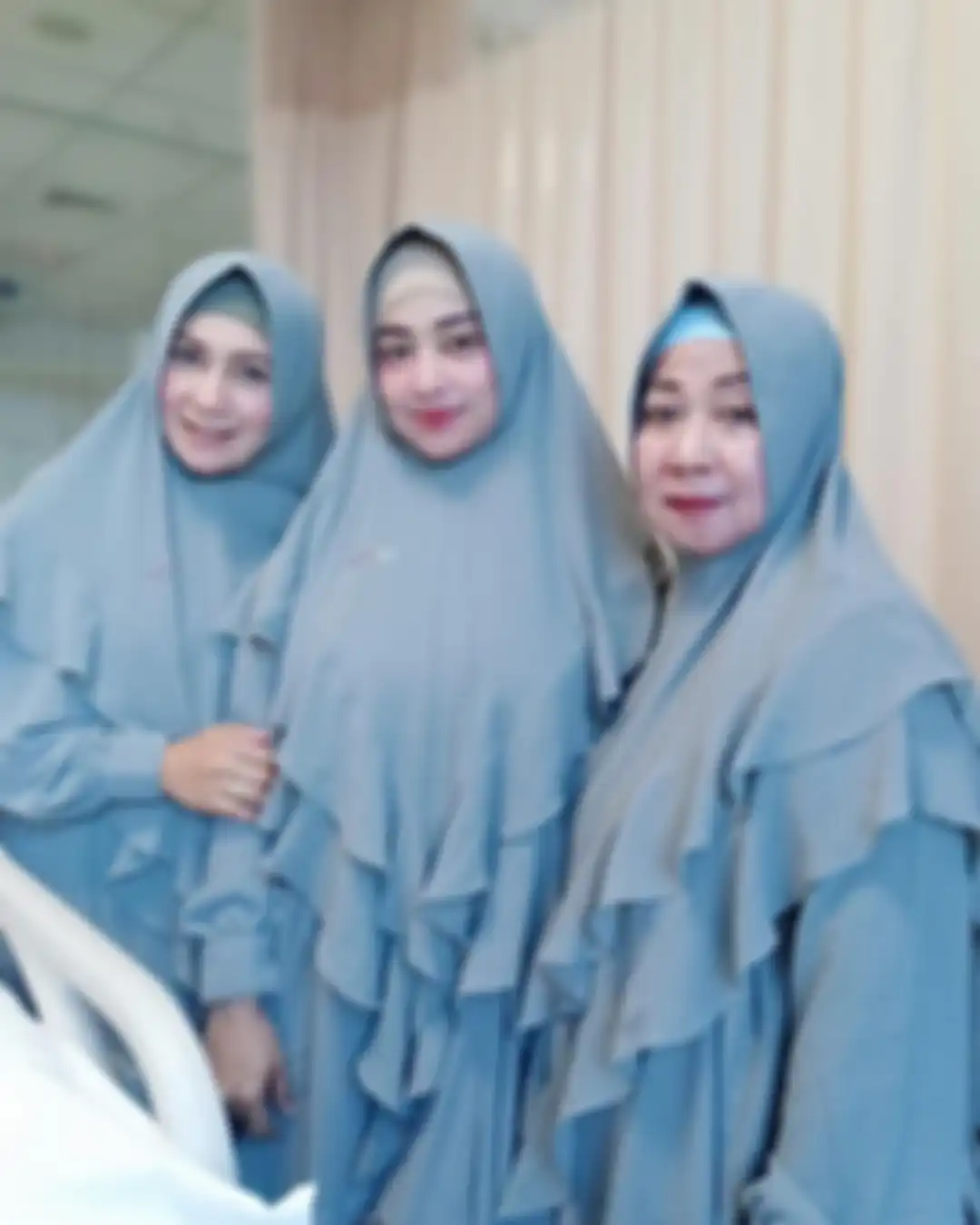 Foto cantik Erlin Sarintan, selebriti yang bikin Dewi Perssik berduka saat momen Lebaran tahun 2021. Keduanya sudah bersahabat sejak lama. 