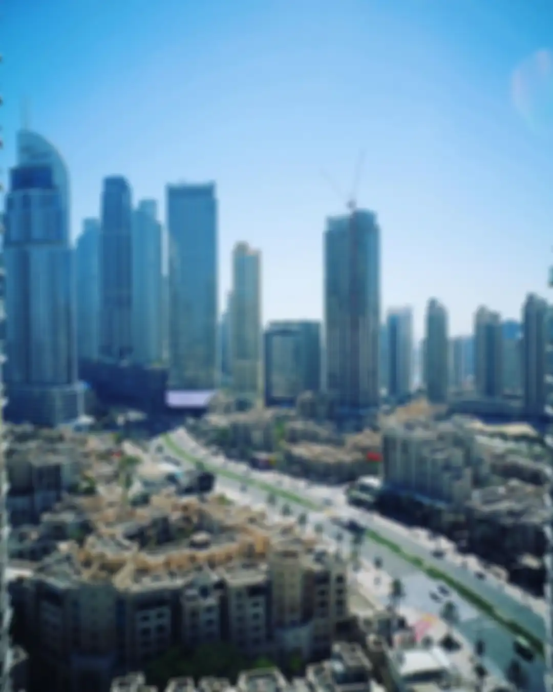 Foto-foto Anang Hermansyah saat pelesir di Dubai, Uni Emirat Arab diambil dengan kamera Leica SL2 yang punya harga segini.