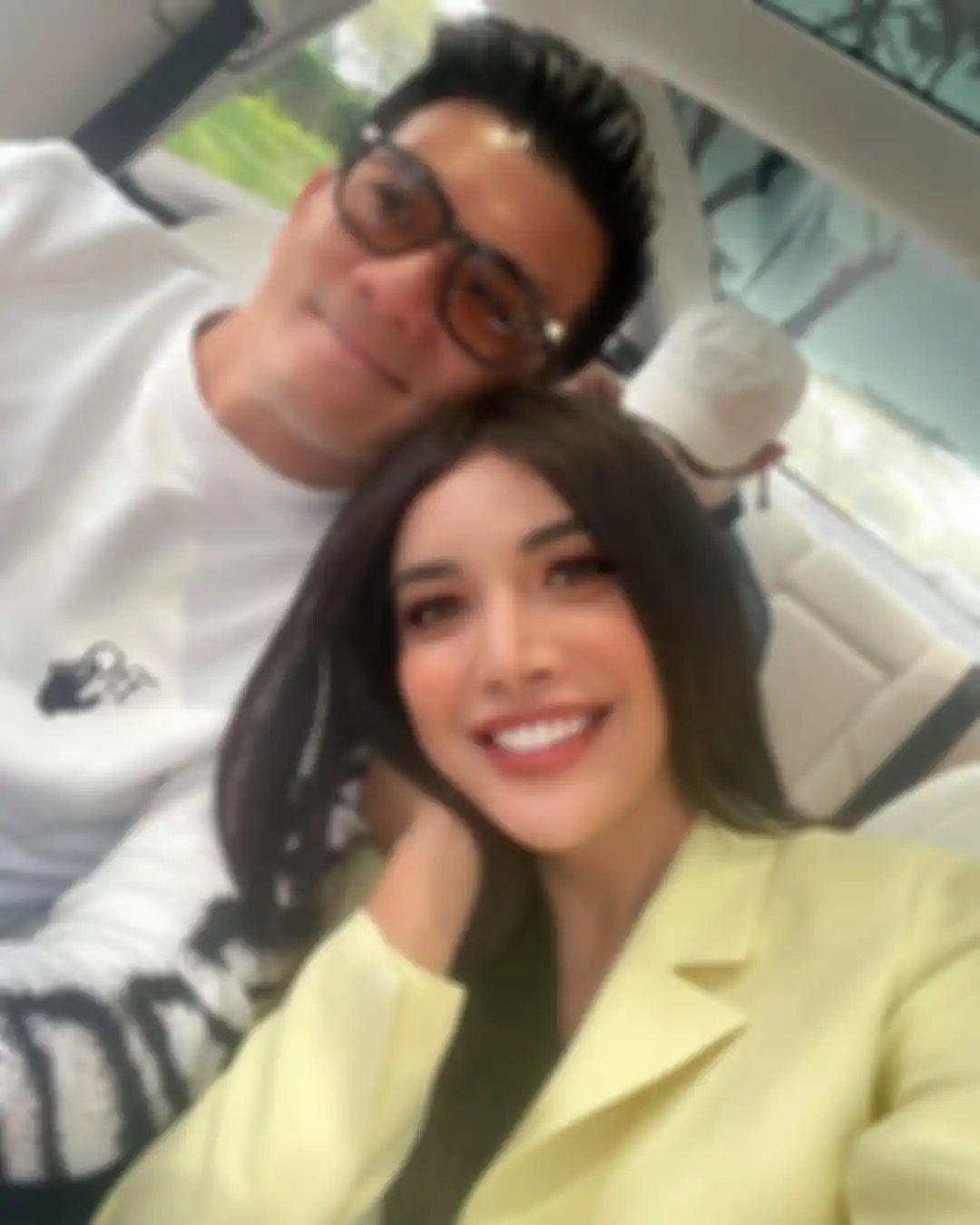 Millen Cyrus dan teman lelakinya