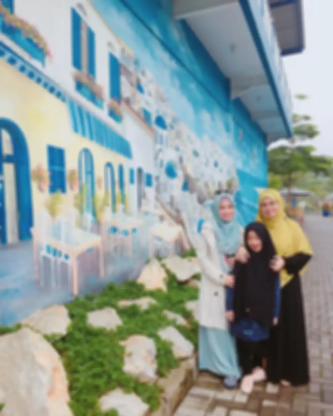 Potret kedekatan Ghaida Tsurayya dengan Teh Ninih yang sudah jarang terjadi. Putri sulung Aa Gym dituding membentak Teh Ninih di masjid. 