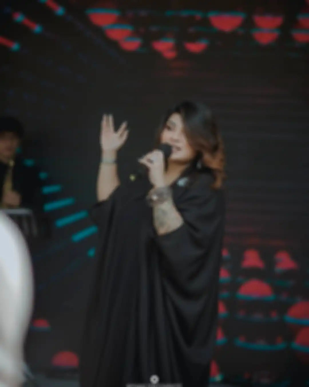 Nania Idol atau Nania Yusuf semakin mantap menjalani agamanya saat ini usai dikatai kafir oleh bapaknya sendiri. 