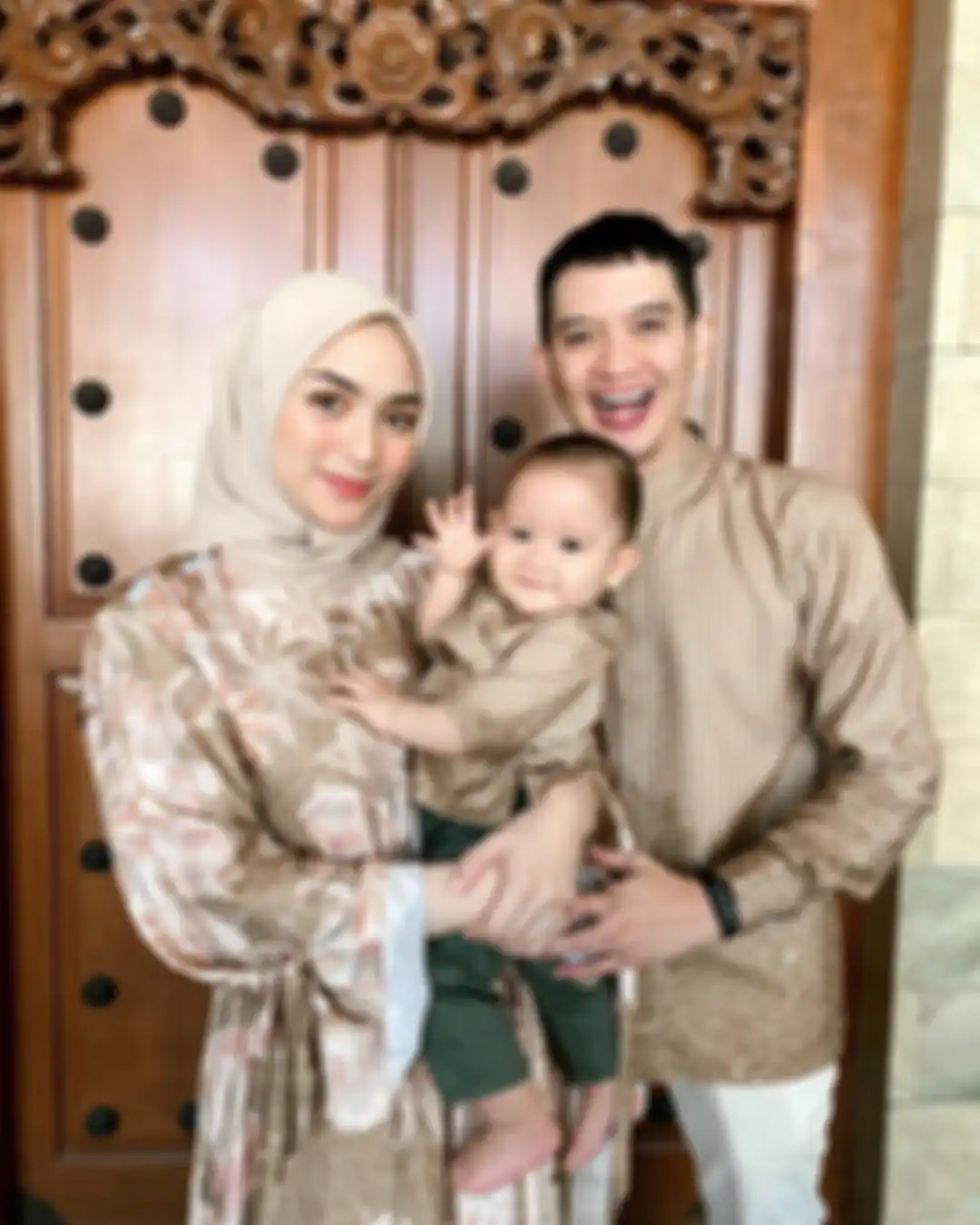 Rezky Aditya ternyata berbeda sikap dengan Citra Kirana soal isu perselingkuhan. 