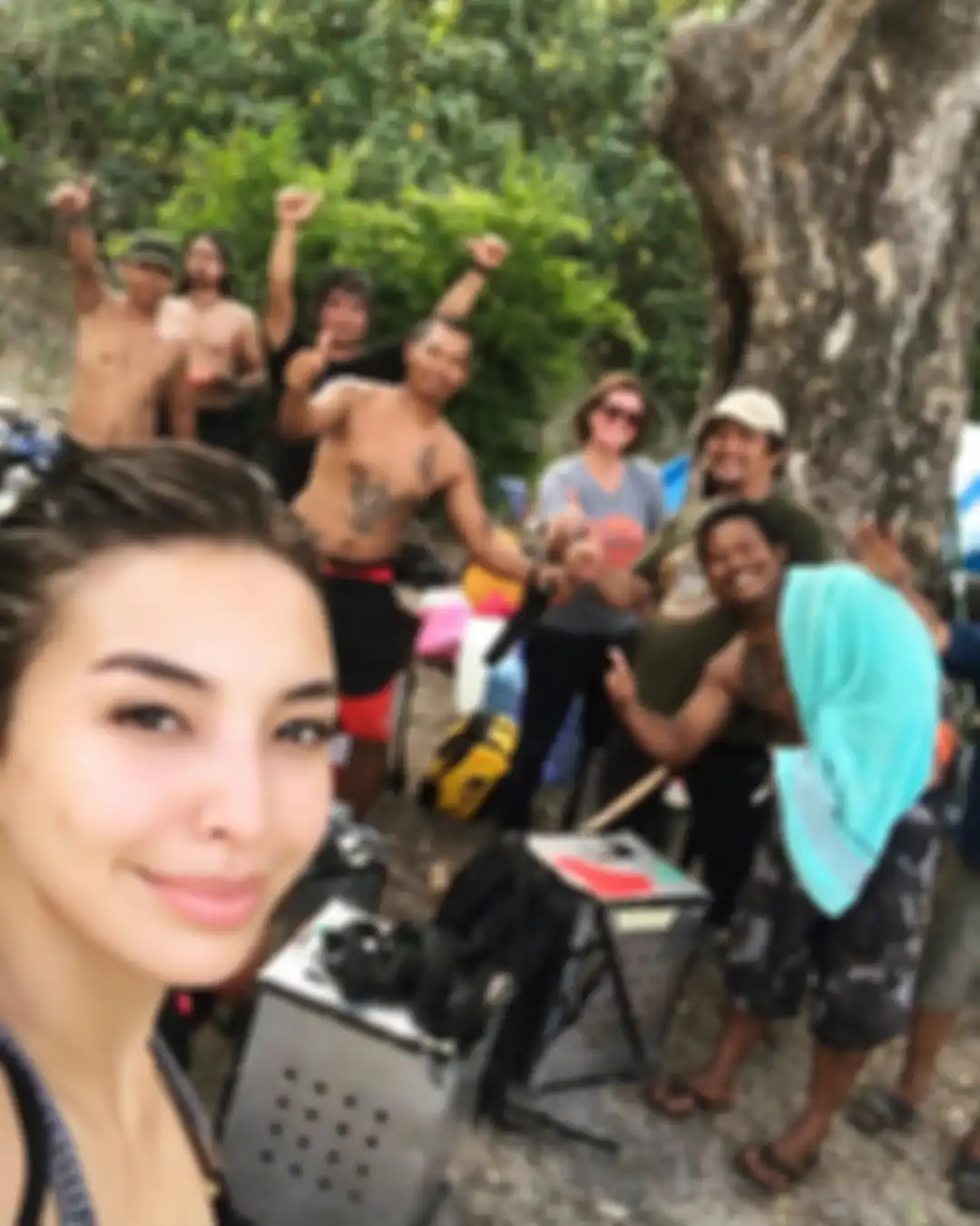 Manohara Odelia Pinot, mantan kekasih Ardi Bakrie tampak makin sibuk keluar masuk hutan demi jalani profesi ini. Foto terkininya disorot.