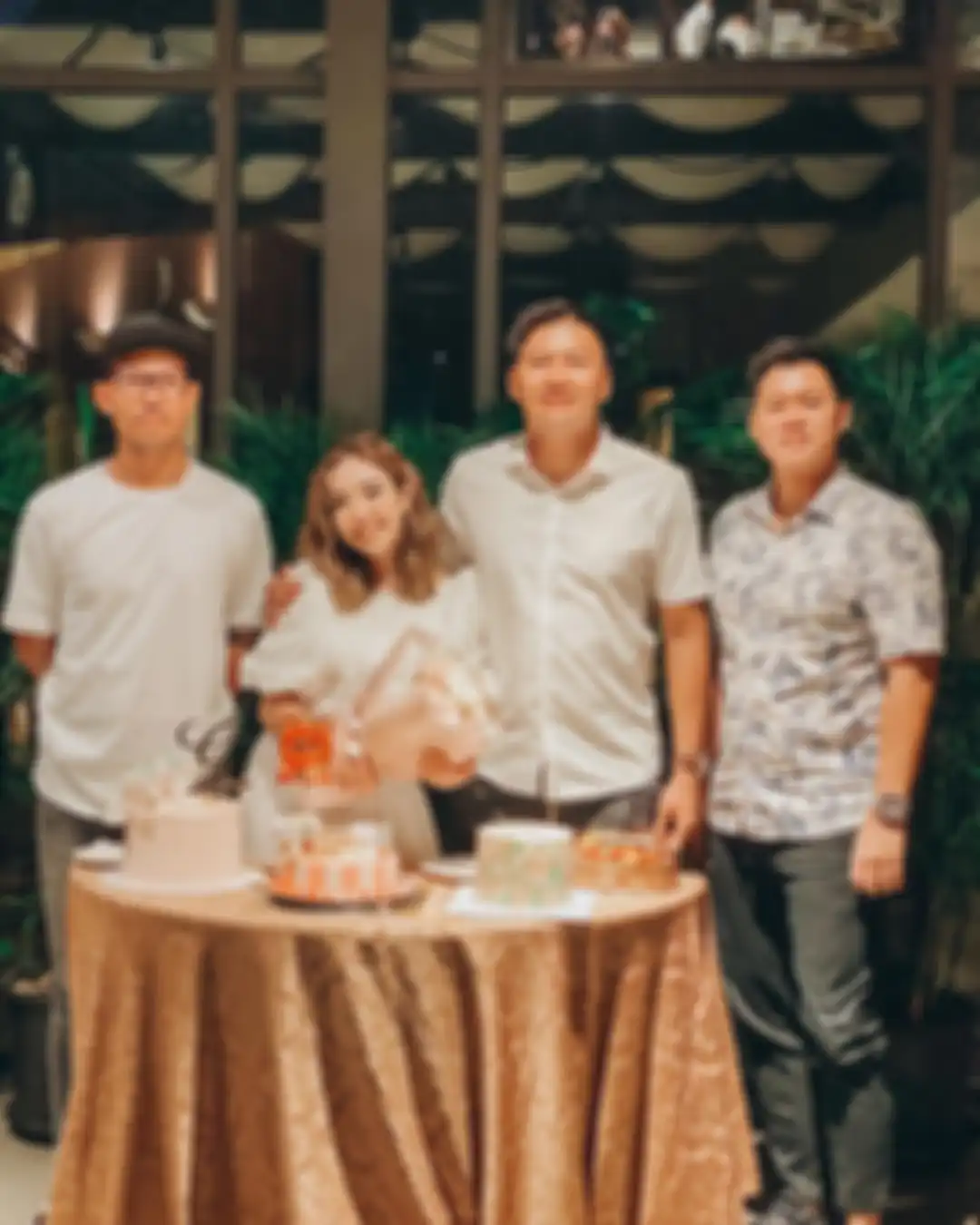 Gisel membuat lidah netizen kelu lewat foto mengejutkan. Gisel menyisipkan doa bagi sang kekasih saat mengunggah foto mengejutkan ini. 