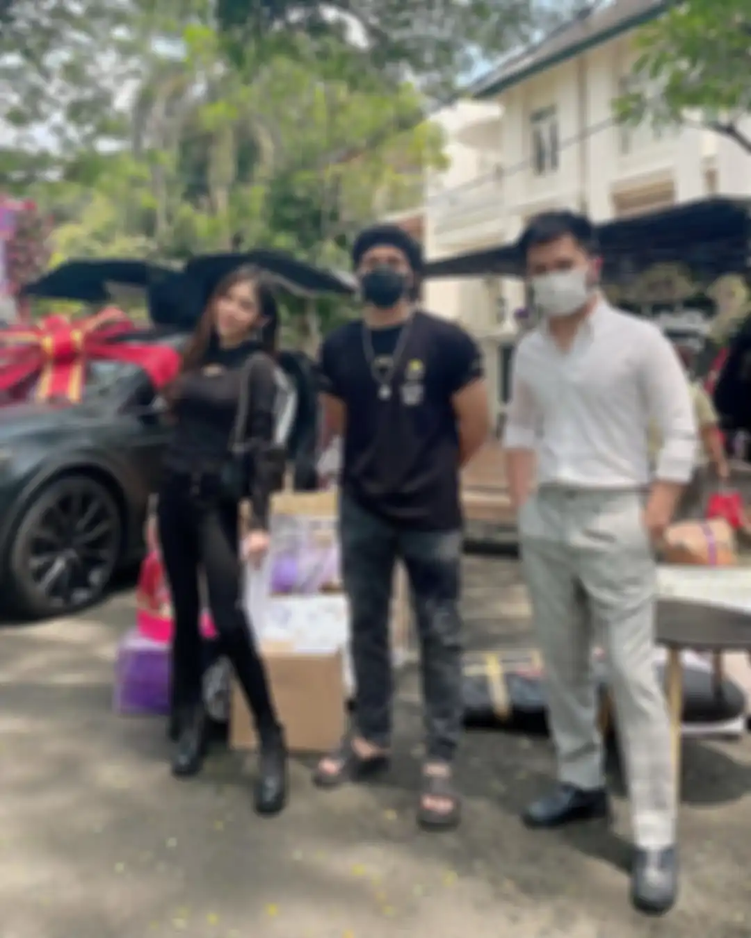 Ayu Thalia memberi alasan pamer foto dekat Atta Halilintar di Instagram.