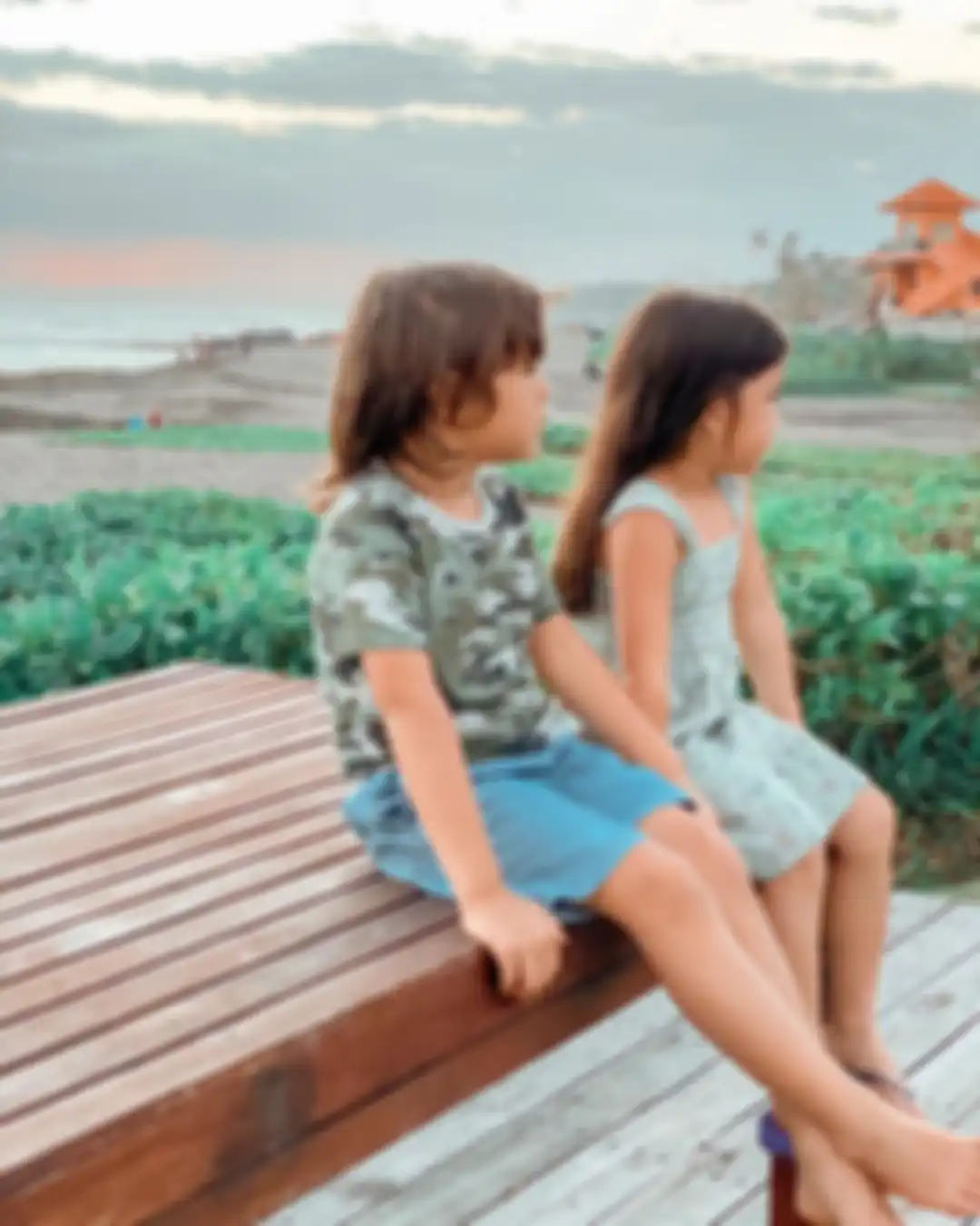 El Barack dan Gempi saat di Bali. Foto Gisel menikmati sunset bareng Jedar diserbu netizen. Foto ini diunggah pada pertengahan Agustus 2020. 