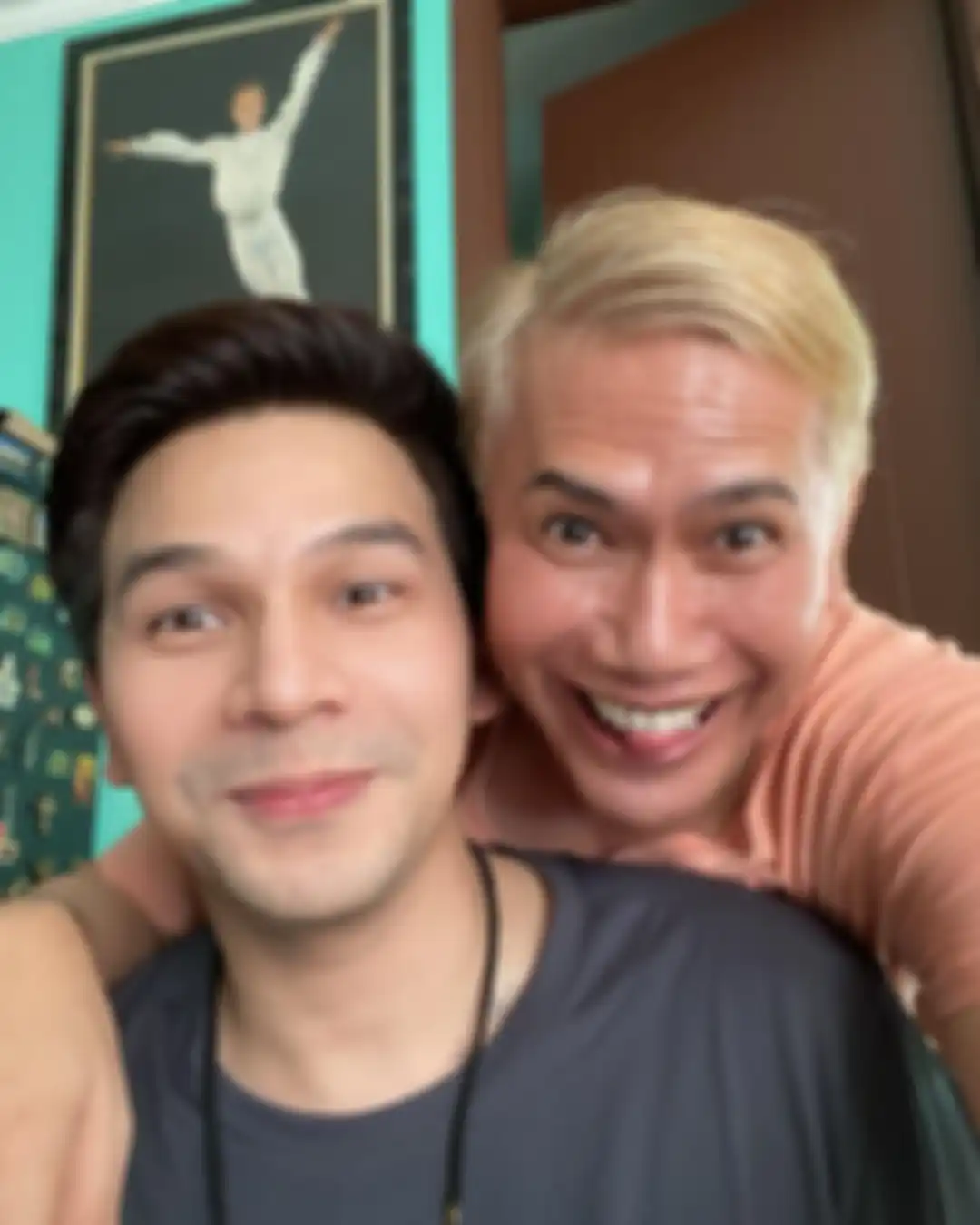 Dalam foto yang diunggah paman Ijonk terlihat Dhena Devanka seperti sedang menghajar Jonathan Frizzy. Dhena Devanka buka suara. 