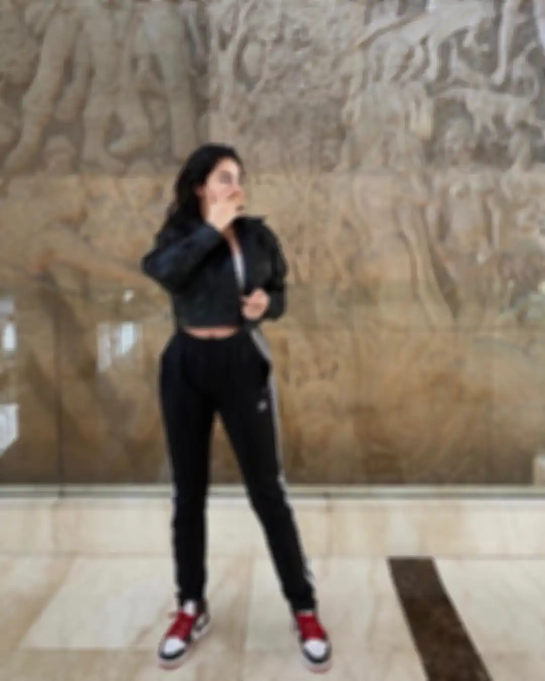 Cassandra Angelie menjadi tersangka kasus dugaan prostitusi online usai foto KTP milik disebarkan warga desa di media sosial.