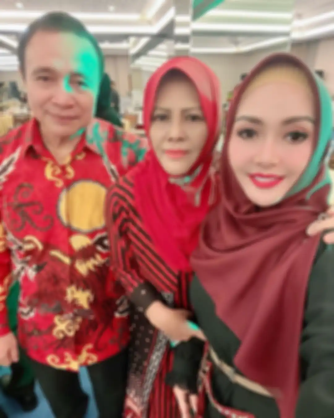Elma Theana mengakui sudah berpisah jalan dengan Venna Melinda. Dia lebih memilih mengunggah pesta paman mantan suami Ayu Ting Ting.