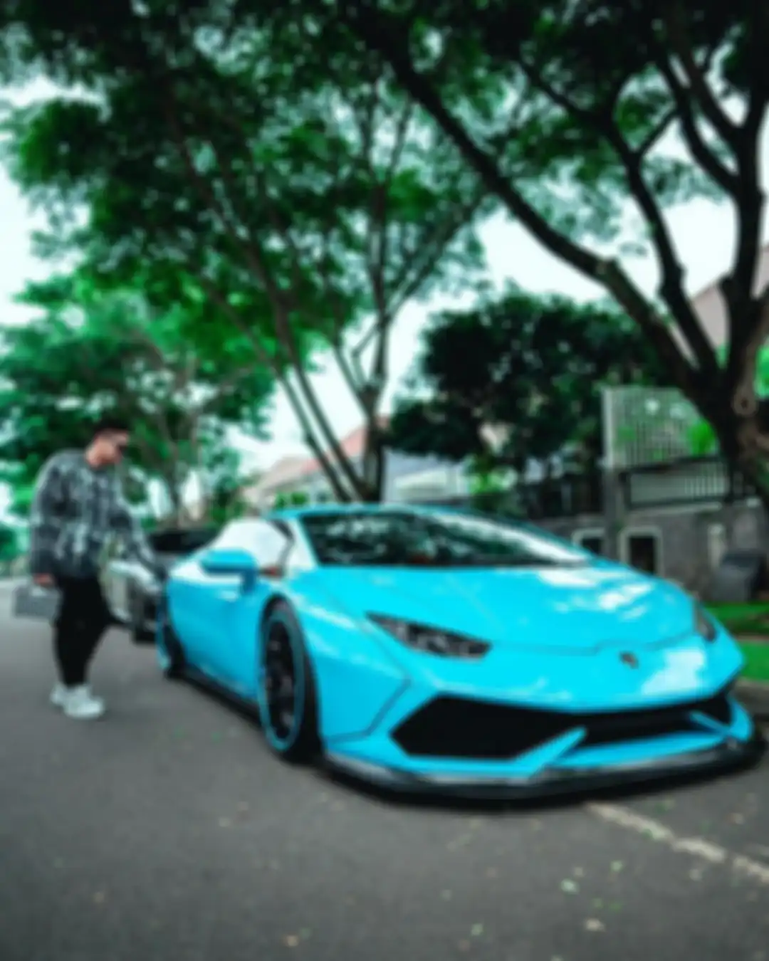 Rizky Billar sampai berebut amplop tebal dari Doni Salmanan. Lesti Kejora terkejut lihat isinya. Kini, Crazy Rich Bandung diburu polisi. 