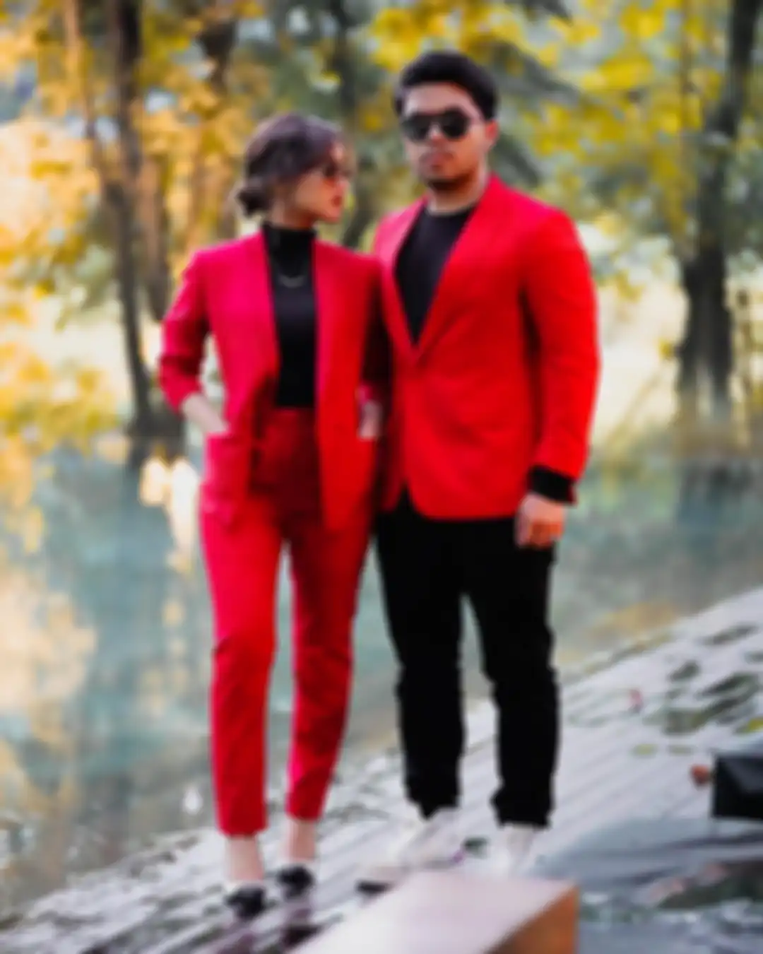 Gaya kompak Fuji An dan Thariq Halilintar pakai blazer merah