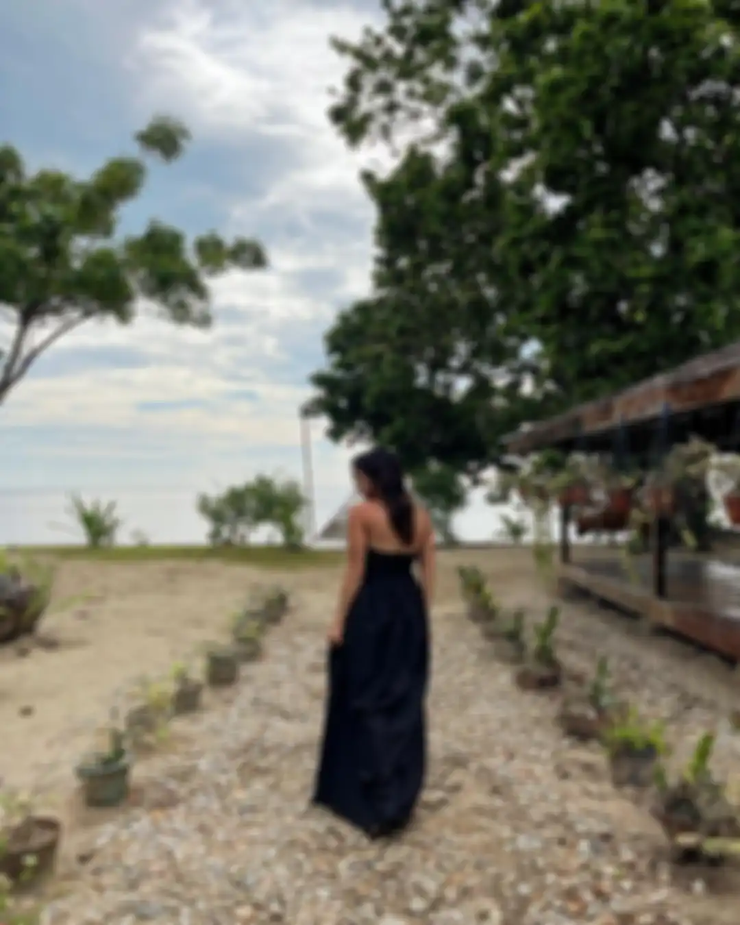 Gisel pamer foto liburan sendirian di Ternate, Maluku Utara. Rupanya tabiat asli Gisel bikin Gading Marten kabur ke New York. 