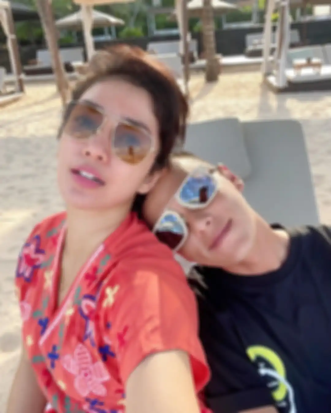 Ussy Sulistiawaty merasa dibohongi suami brondongnya, Andhika Pratama. Nama Andhika viral gegara dituding main gila dengan Chandrika Chika.