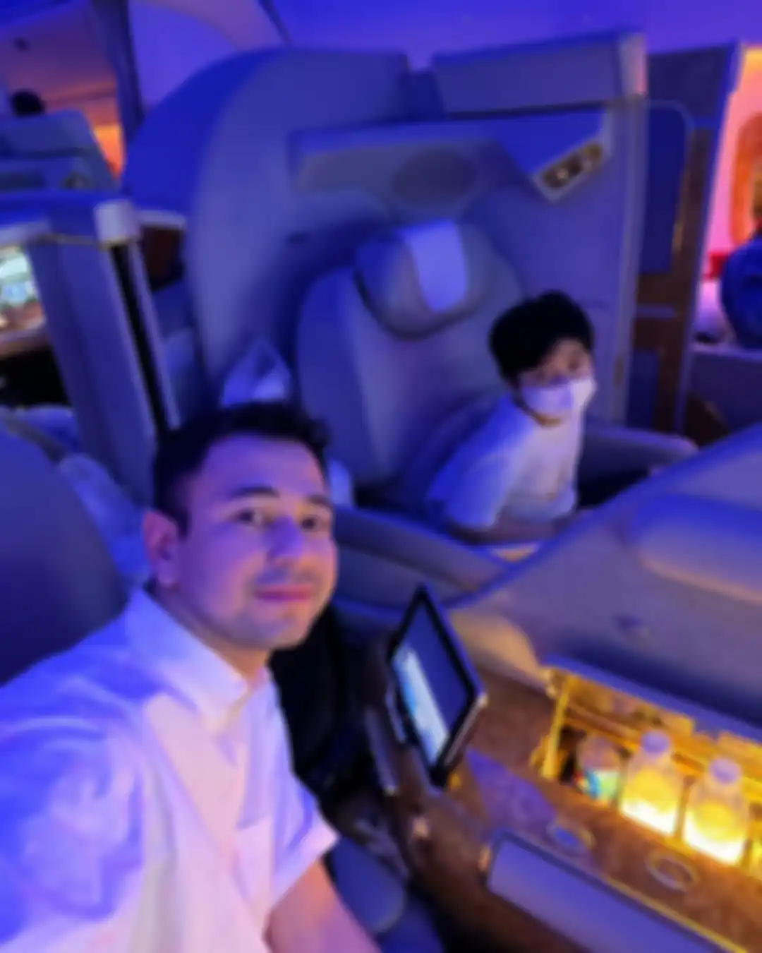 Nagita Slavina sudah terlihat menemani raffi Ahmad liburan di Italia. Dia tampak ogah emosi hadapi isu suaminya selingkuh dengan Mimi Bayuh.