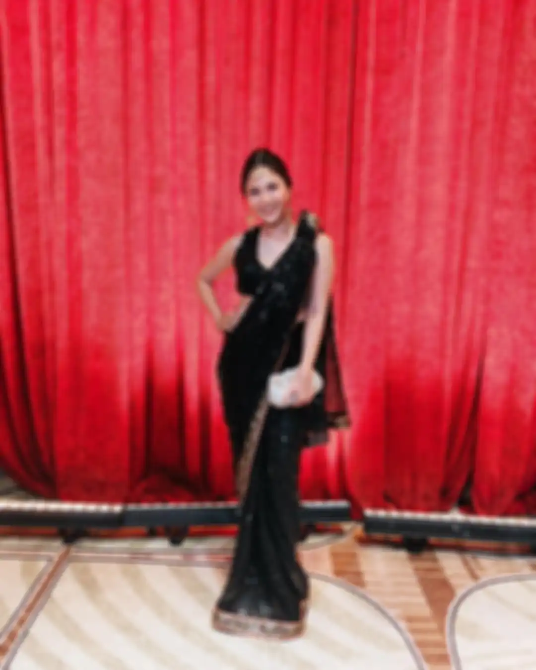 Jessica Mila dengan black dress