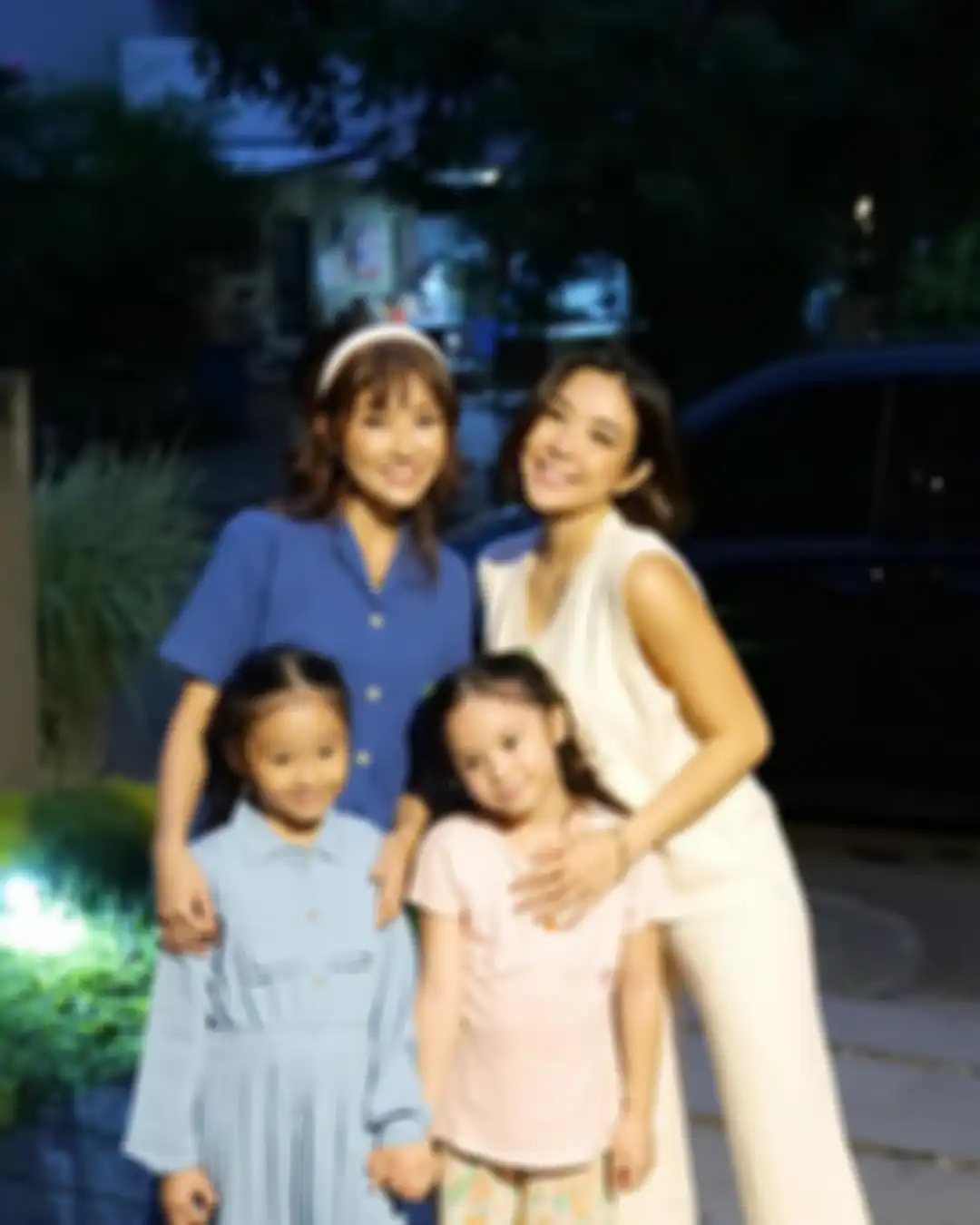 Gisel mengaku sudah kangen berat dengan Sarwendah. Dia mengajak main bareng istri Ruben Onsu. Foto anaknya bikin gemas. 