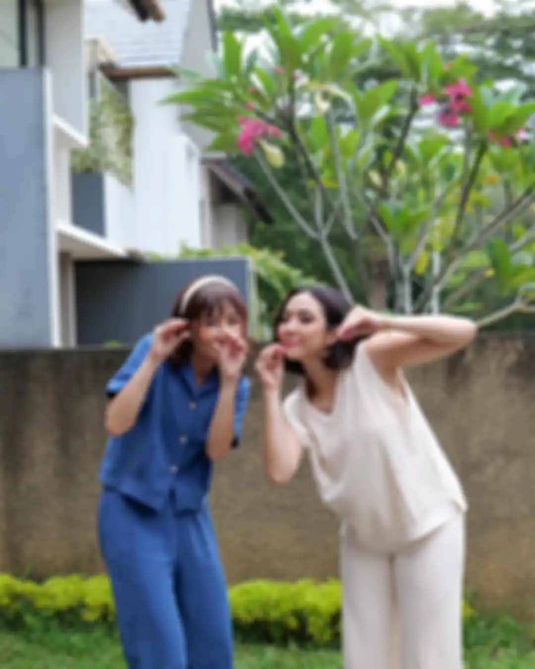 Gisel mengaku sudah kangen berat dengan Sarwendah. Dia mengajak main bareng istri Ruben Onsu. Foto anaknya bikin gemas. 