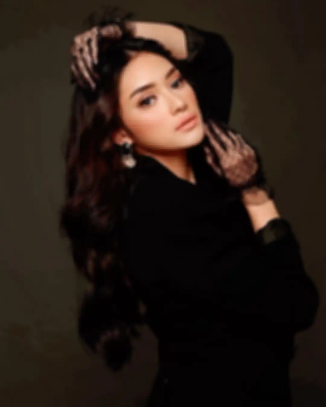 Artis cantik Devina Kirana dituding menjadi selingkuhan Rizky Billar. Ternyata begini penyebabnya. Intip foto aestheticnya yuk.