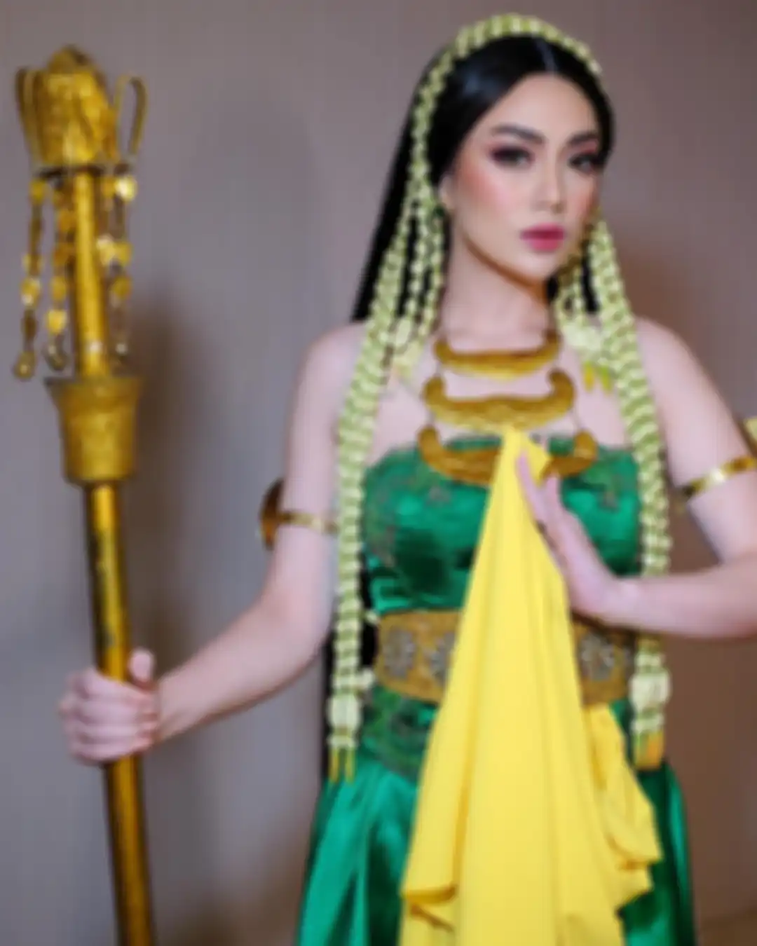 Tampilan Celine Evangelista cosplay jadi Nyi Roro Kidul