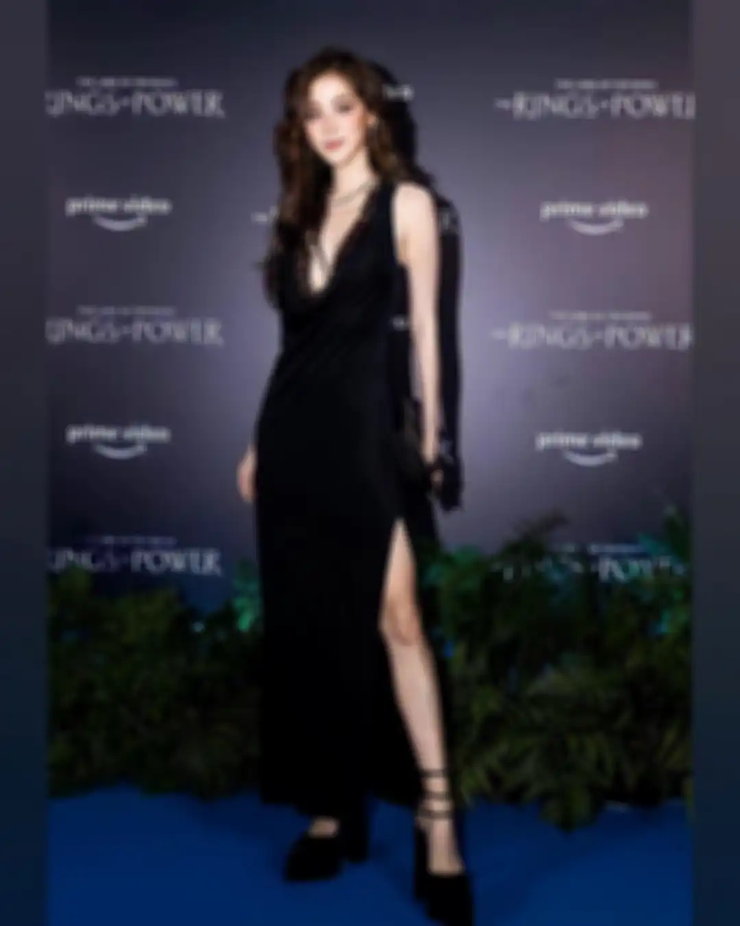 Gaya glamour elegant Baifern Pimchanok.