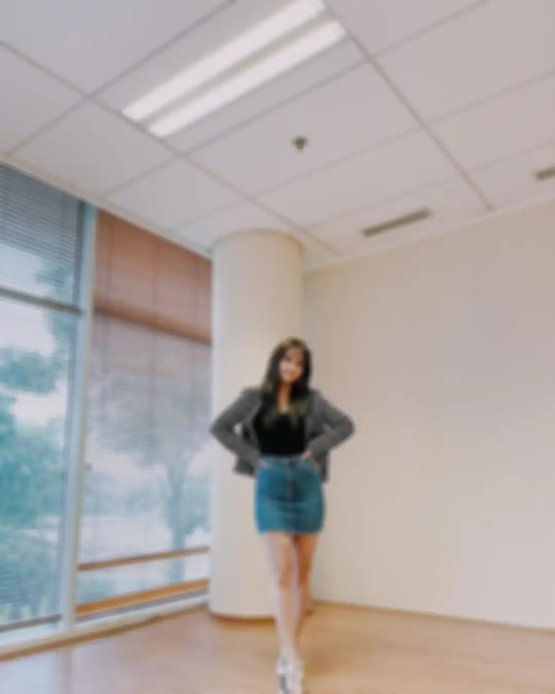 Outfit Michelle Ziudith pakai rok mini