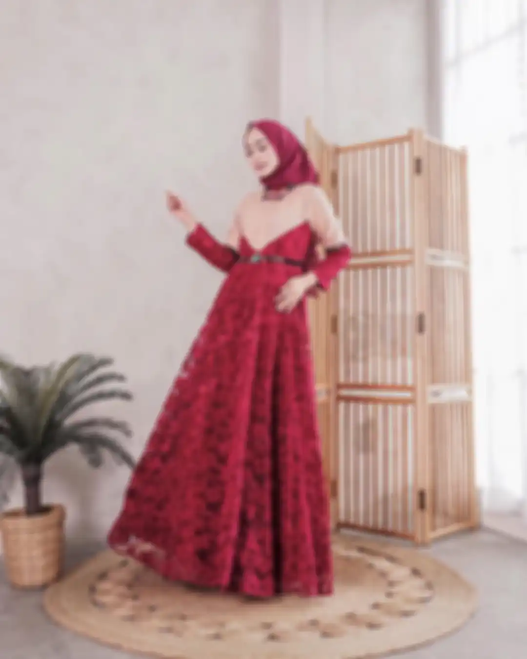 Outfit hijab merah untuk kondangan dari Sitti Ashari