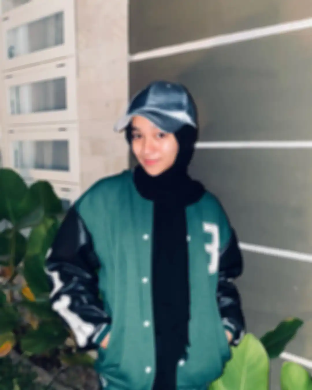 Outfit hijab tomboy ala Nabila Taqiyyah