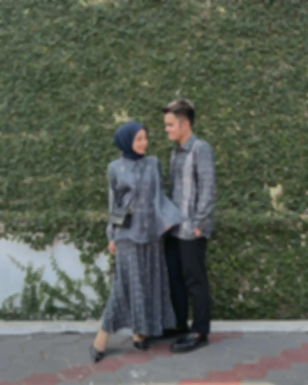 Outfit couple santun untuk beragam acara