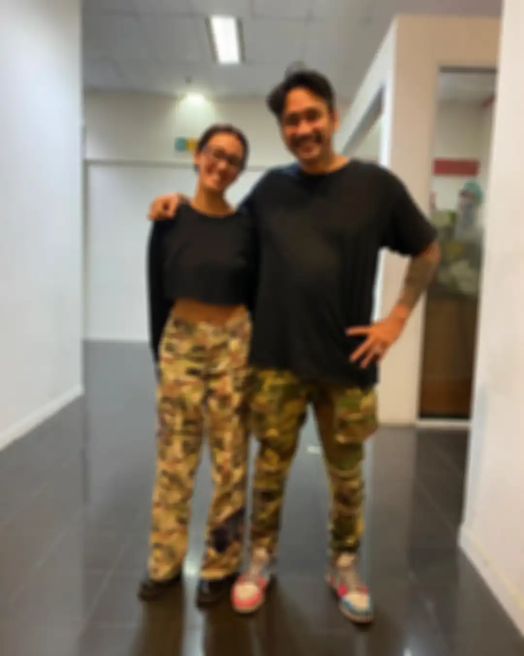 Fashion kembar ala Nabila Sudiro dan Tora Sudiro