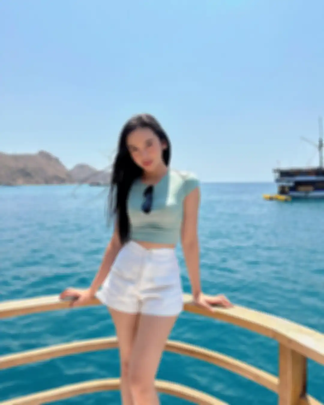 Gaya kasual Lyodra Ginting yang simpel anti ribet.